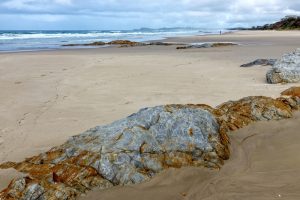 X1009358 7 mile beach rocks 20150820_r