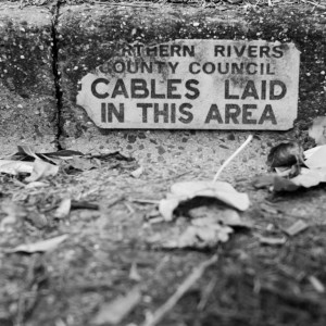 XE110917 gutter sign bw 20150917_r