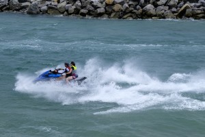 _XT16407 jetski 20151230_r