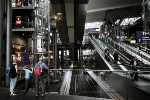 _XT10049-Berlin Hbf tracks hi contrast-20160713_r